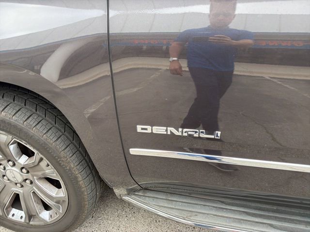 Used 2016 GMC Yukon Denali w/ Open Road Package image 12