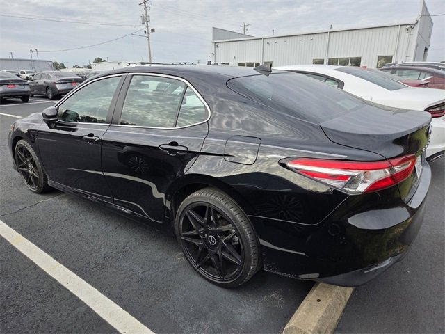 Used 2020 Toyota Camry L image 5