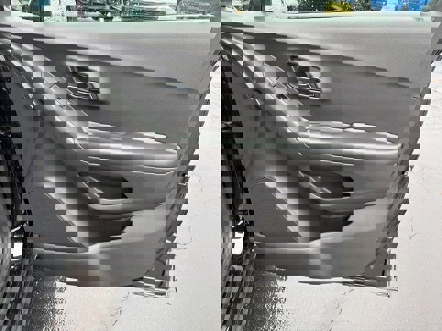 Used 2022 Chevrolet Trax LS w/ Tint and Cruise Package image 33