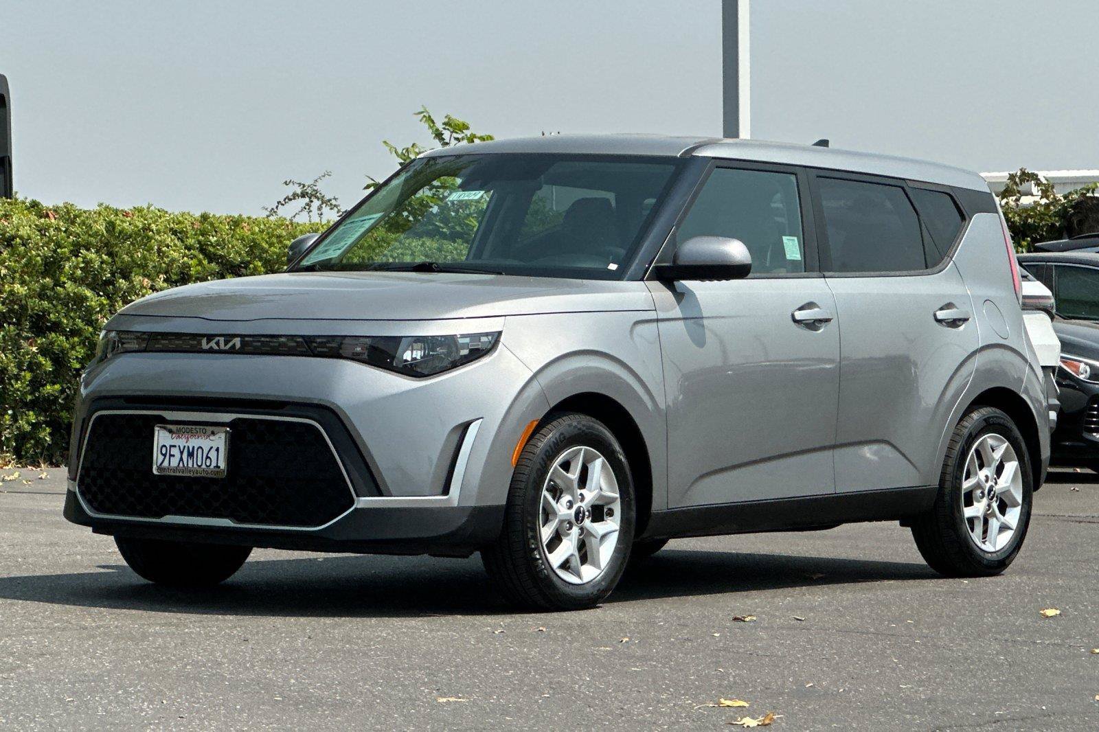 Used 2023 Kia Soul LX w/ LX Technology Package FWD image 8