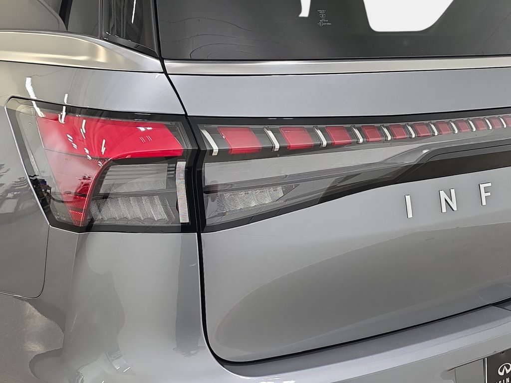 Certified 2026 INFINITI QX80 Luxe w/ Cargo Package AWD/4WD image 28