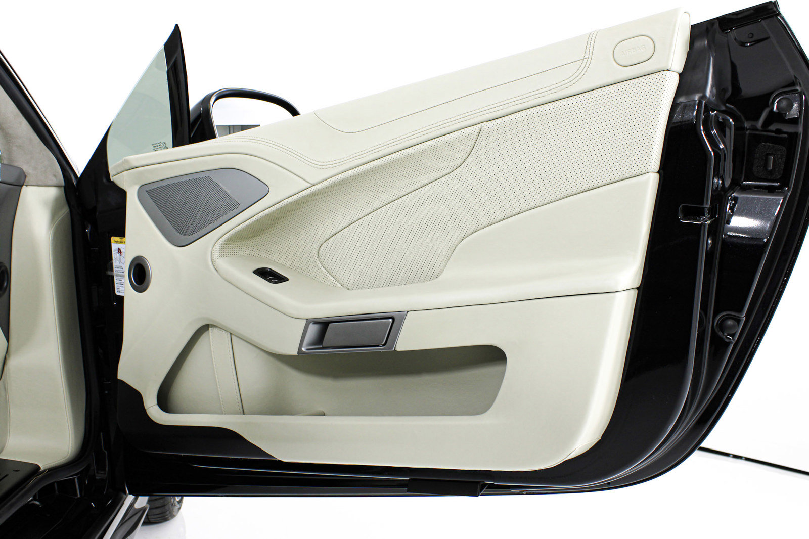 Used 2014 Aston Martin Vanquish Volante RWD image 29