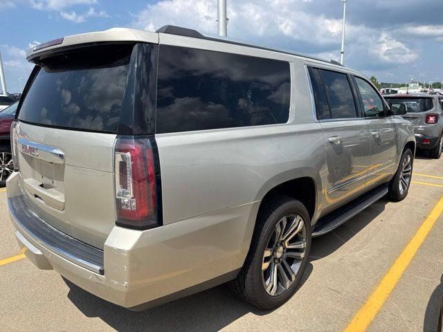 Used 2017 GMC Yukon XL Denali w/ Open Road Package AWD/4WD image 10