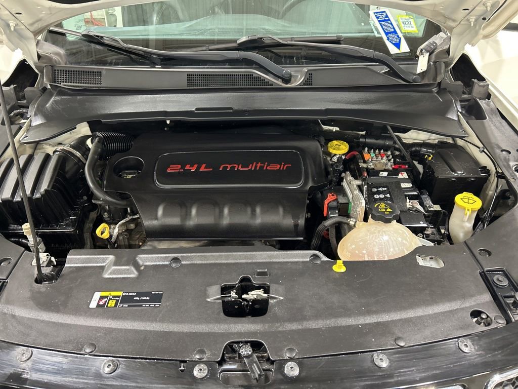 Used 2018 Jeep Compass Latitude w/ Cold Weather Group image 16