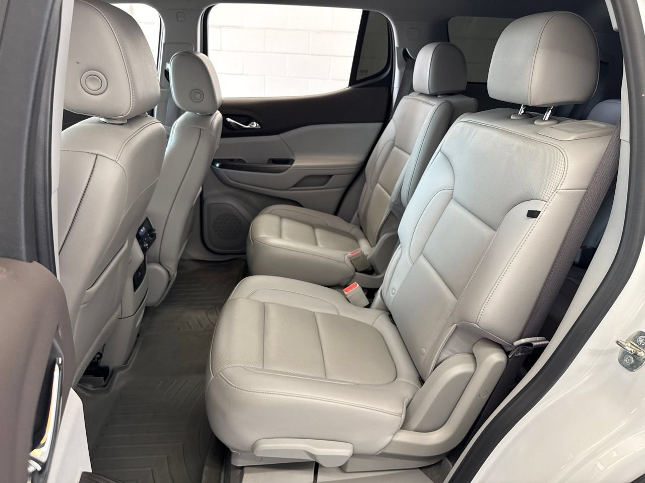 Used 2021 GMC Acadia SLT w/ Preferred Package FWD image 39