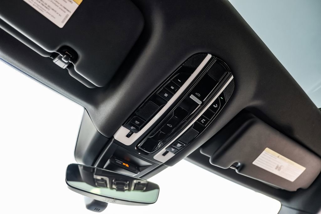 Used 2021 Porsche Cayenne image 24