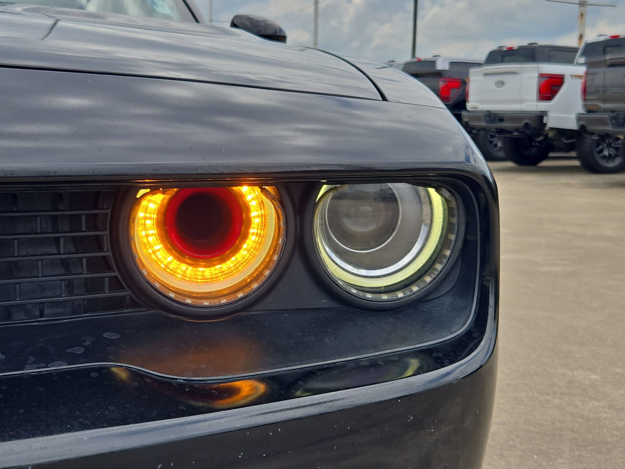 Used 2016 Dodge Challenger SRT Hellcat RWD image 9