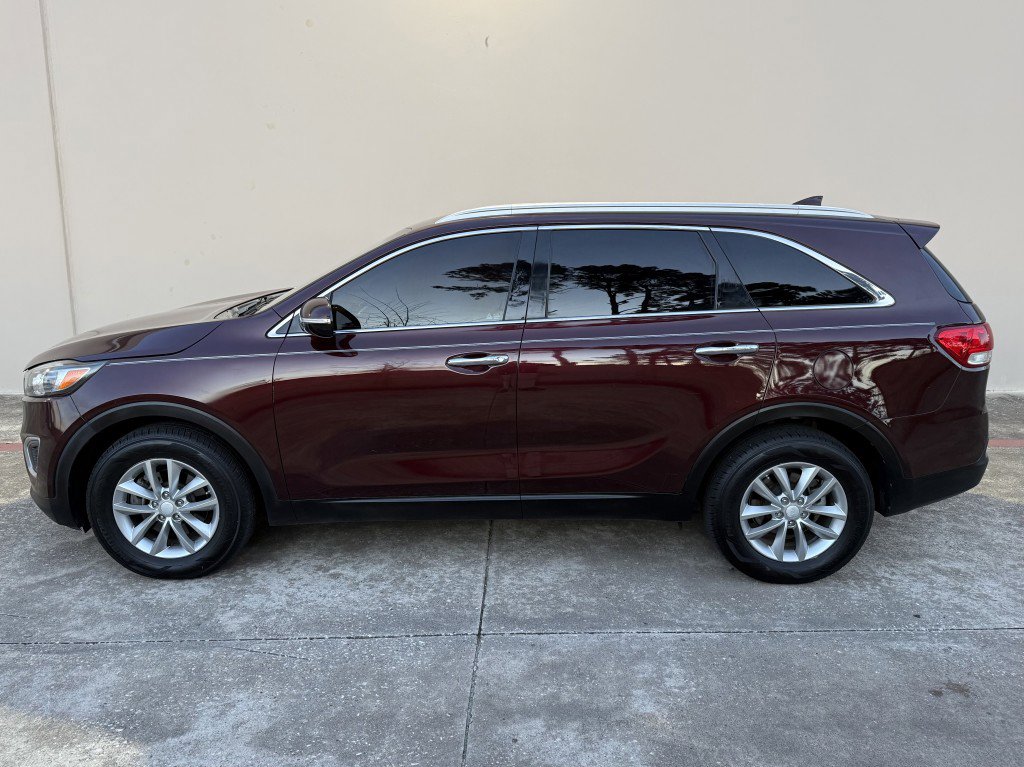 Used 2018 Kia Sorento LX image 6