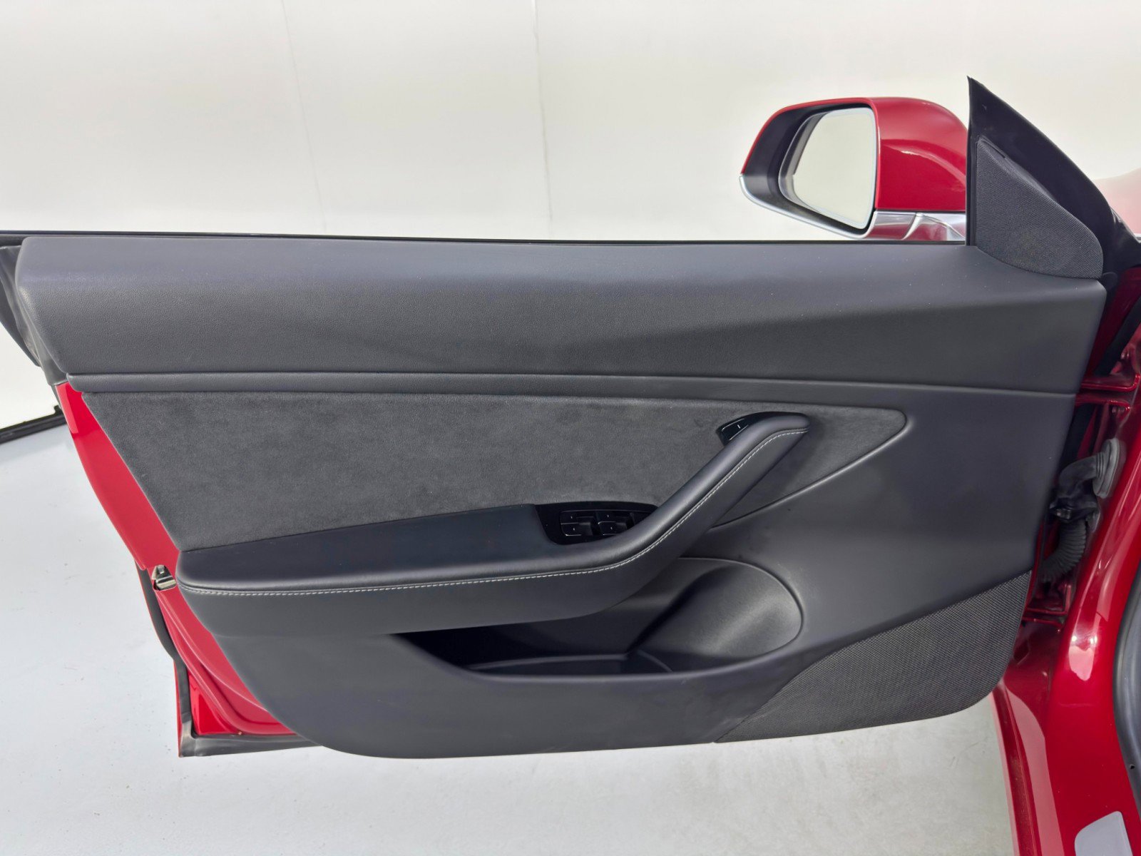 Used 2017 Tesla Model 3 Long Range image 37