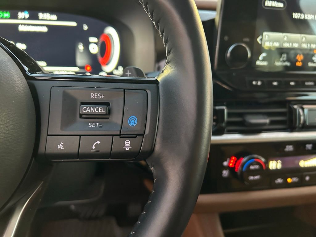 Used 2023 Nissan Pathfinder Platinum image 31