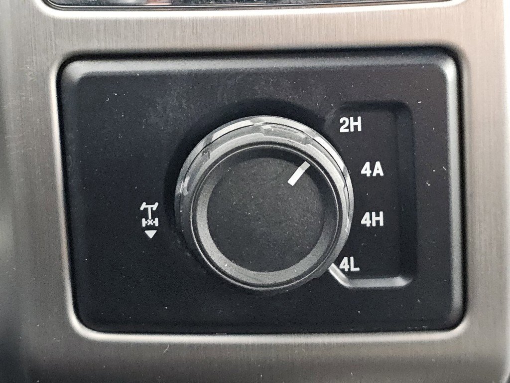 Used 2015 Ford F150 Platinum w/ Equipment Group 701A Luxury image 11