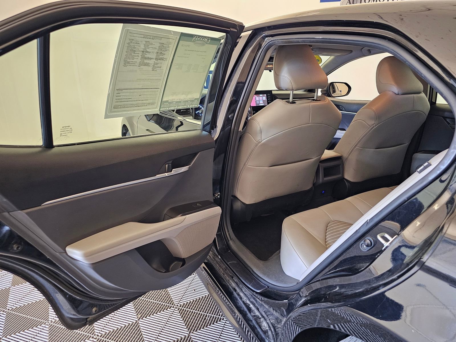 Used 2023 Toyota Camry SE image 35