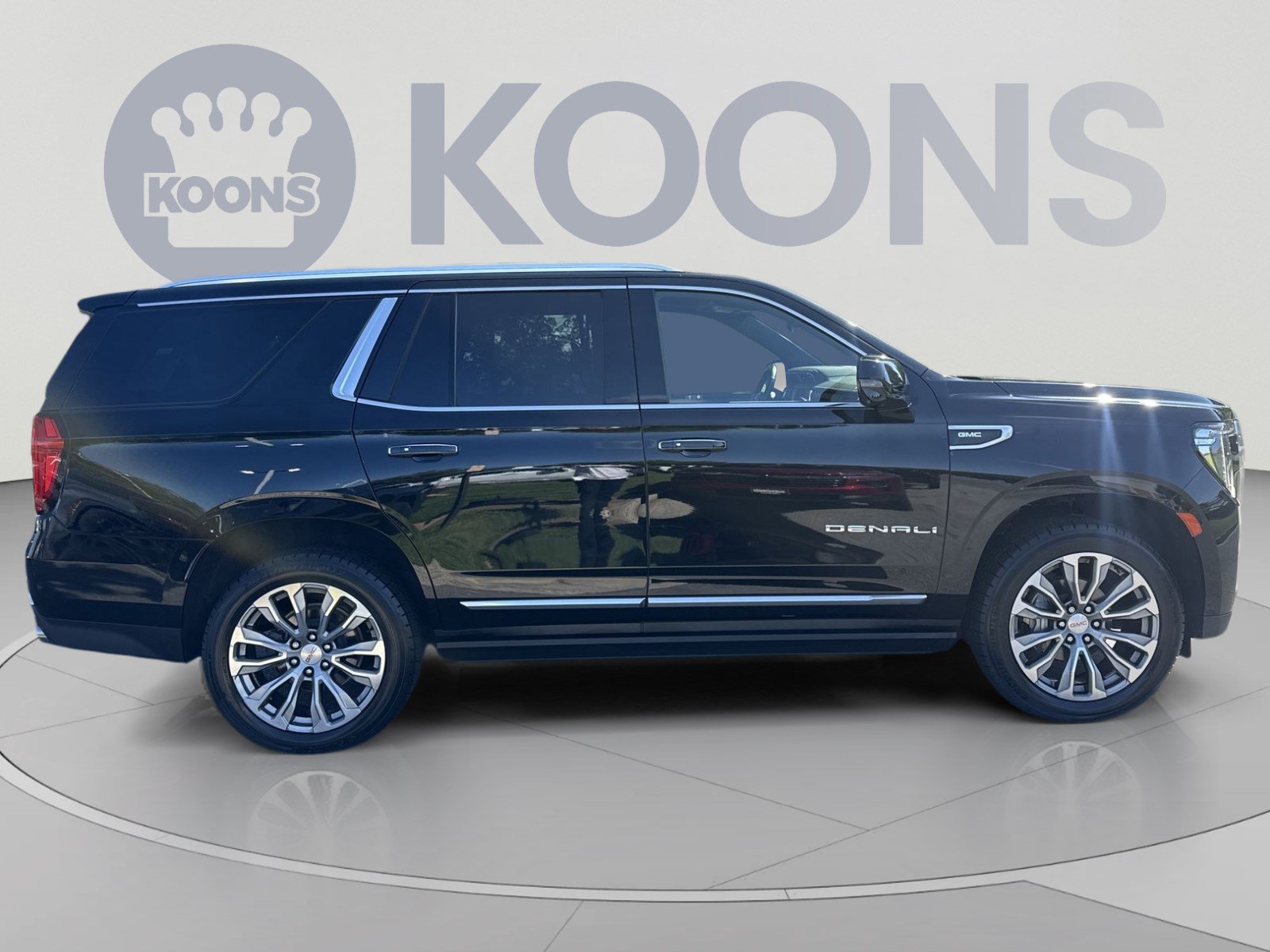 Used 2021 GMC Yukon Denali w/ Denali Premium Package AWD/4WD image 8