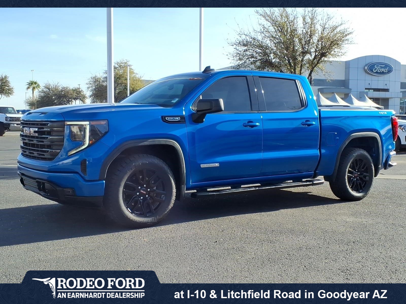 Used 2022 GMC Sierra 1500 Elevation image 1