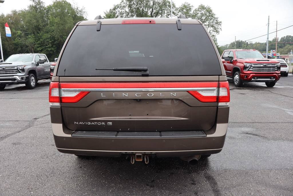 Used 2017 Lincoln Navigator L Select AWD/4WD image 42