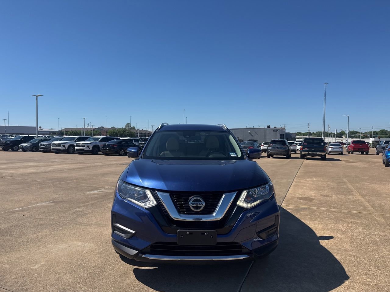 Used 2020 Nissan Rogue SV w/ Premium Package image 4