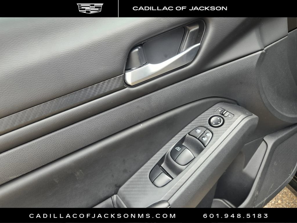 Used 2025 Nissan Altima 2.5 SV image 12