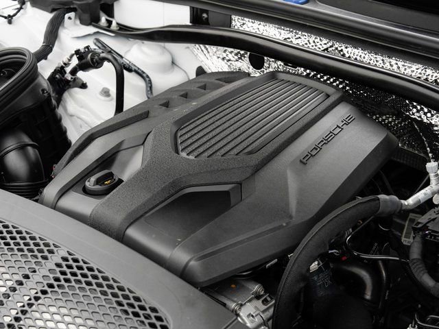 Certified 2025 Porsche Macan image 29