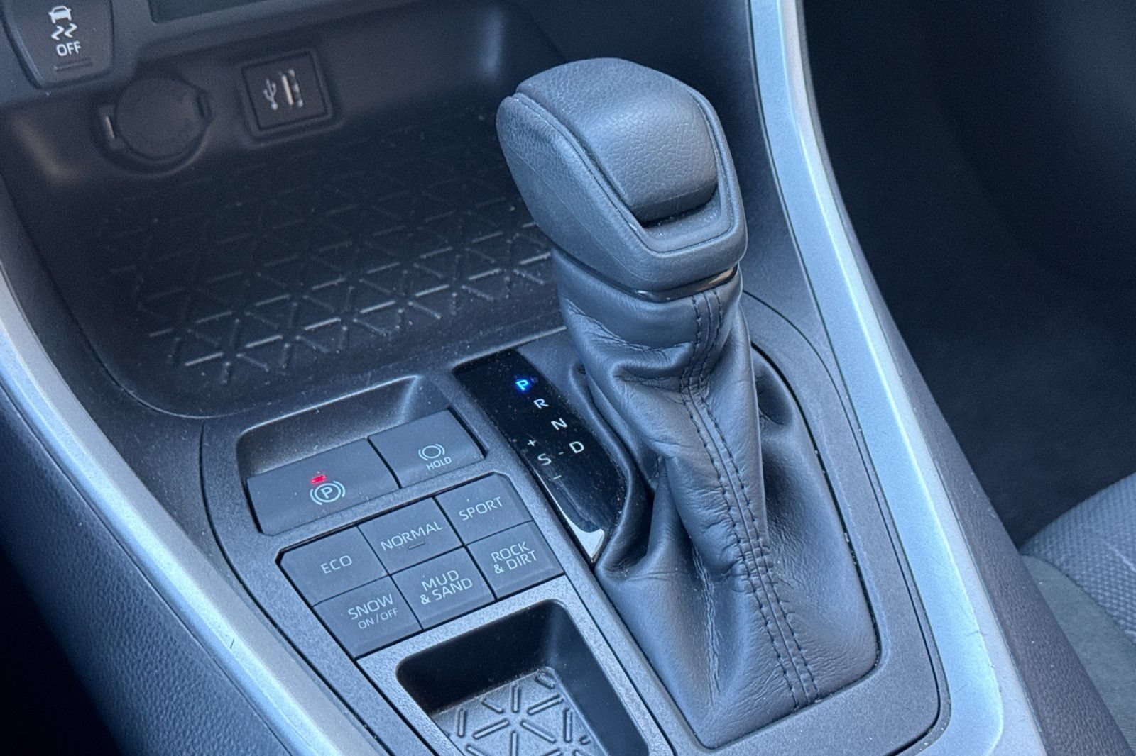 Certified 2025 Toyota RAV4 XLE AWD/4WD image 34