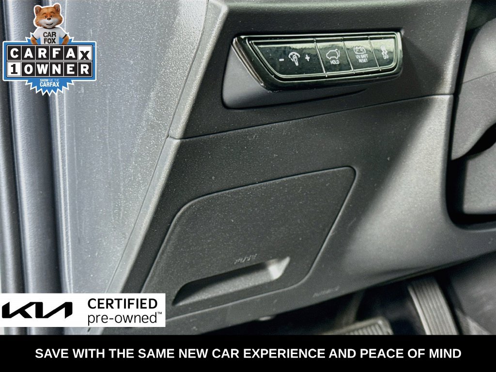 Certified 2025 Kia Niro FWD image 12