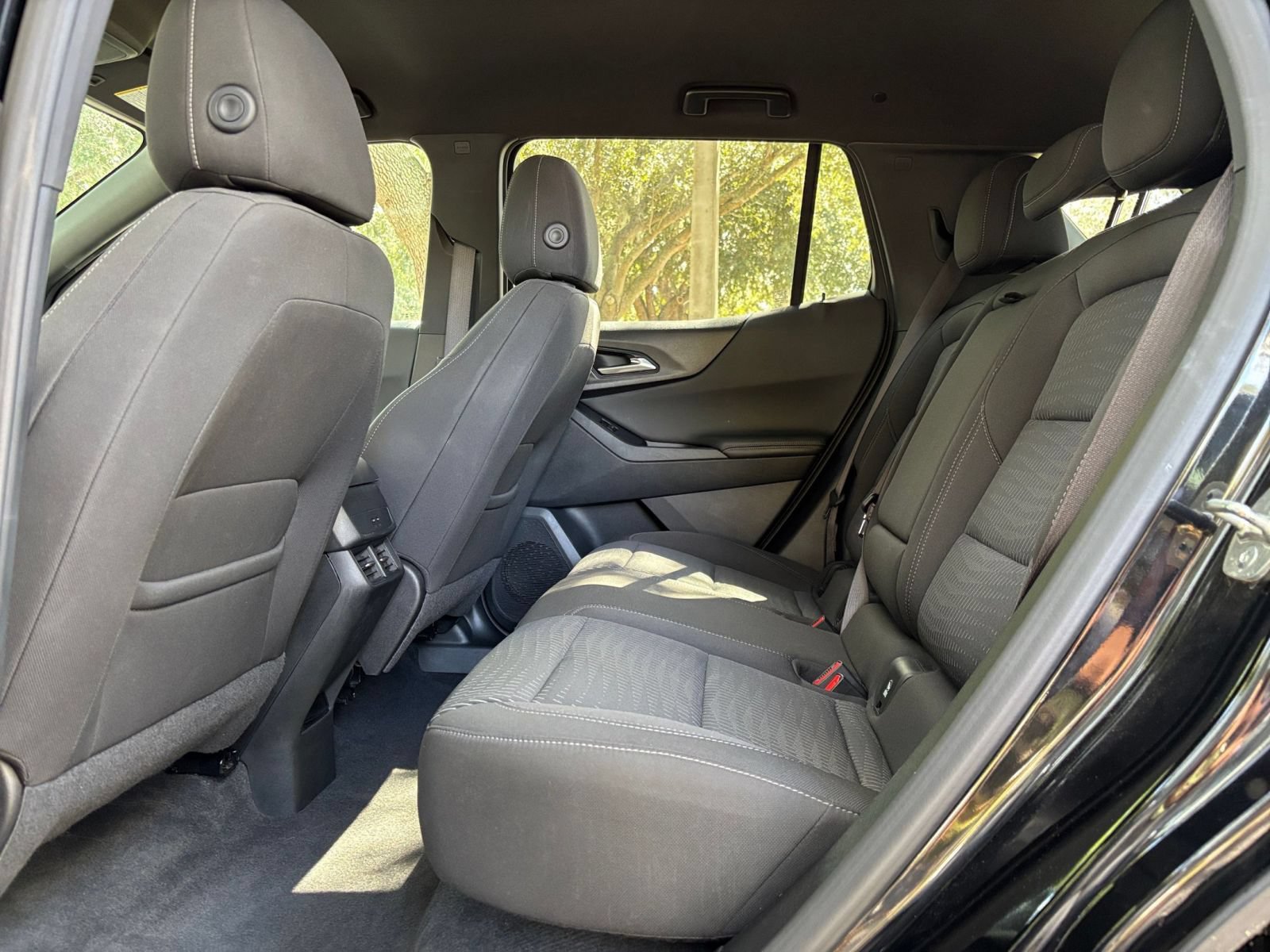 Used 2025 Chevrolet Equinox LT FWD image 25