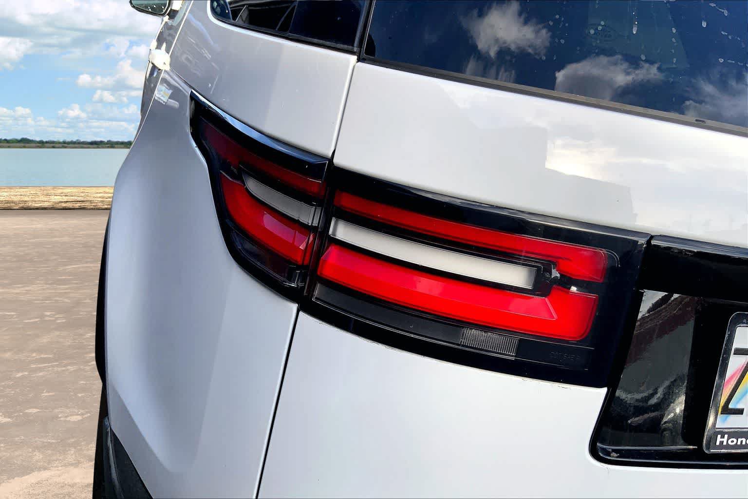 Used 2020 Land Rover Discovery HSE AWD/4WD image 32