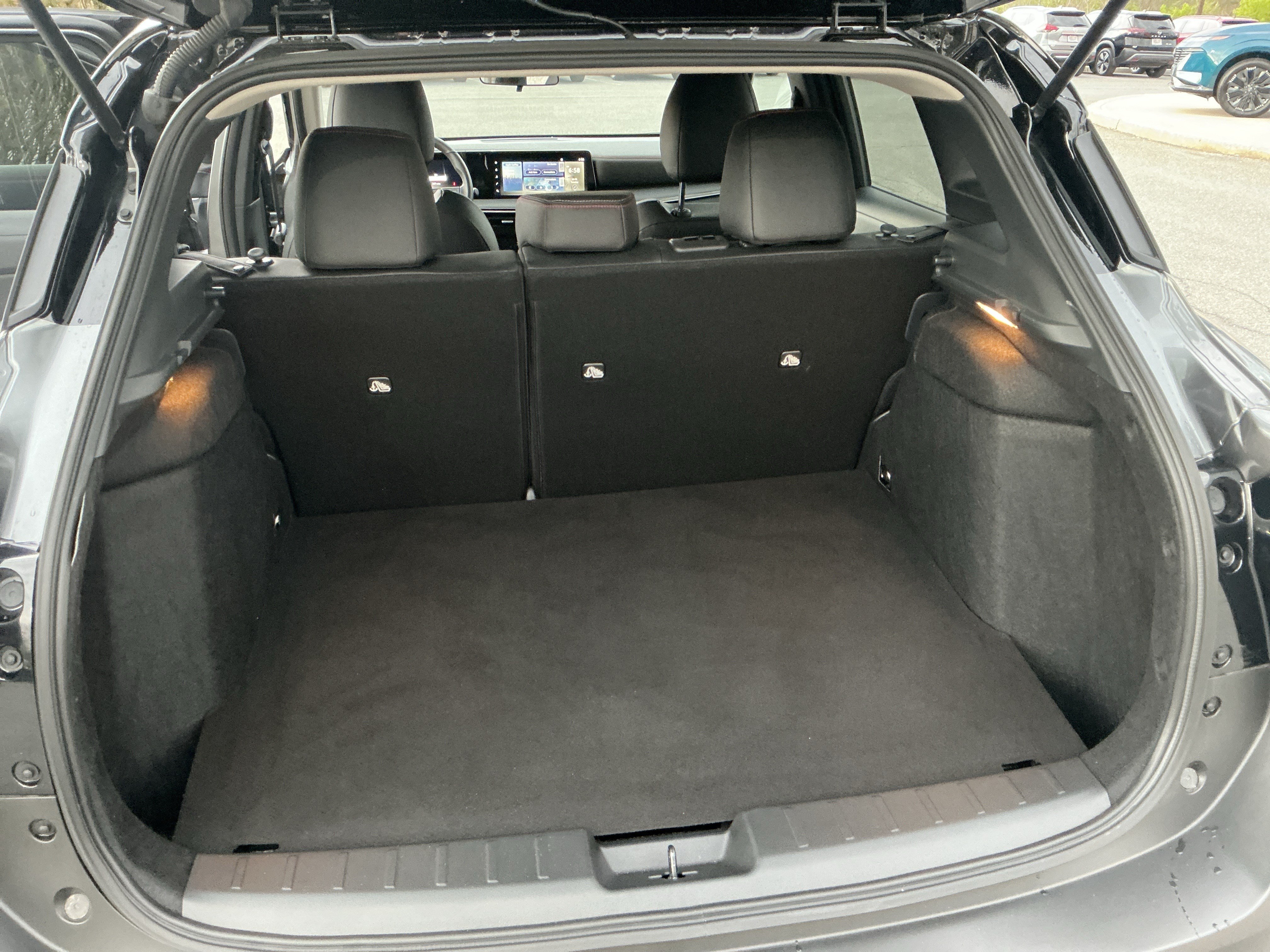 Used 2025 Nissan Kicks SR AWD/4WD image 17