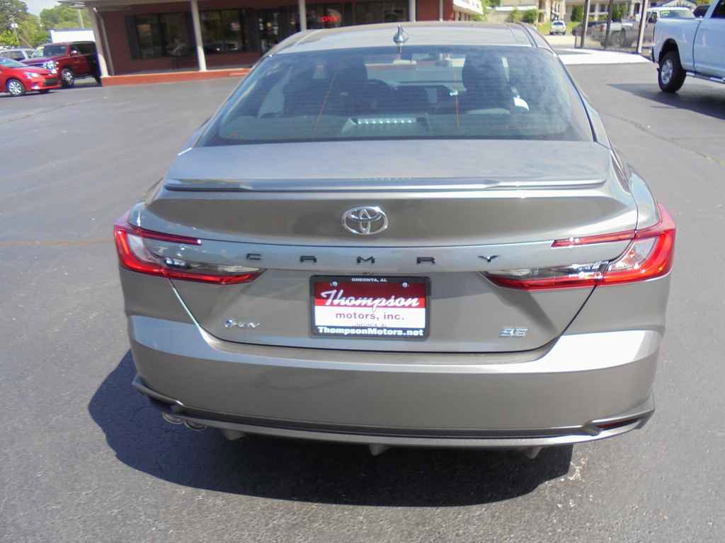 Used 2025 Toyota Camry XLE image 4