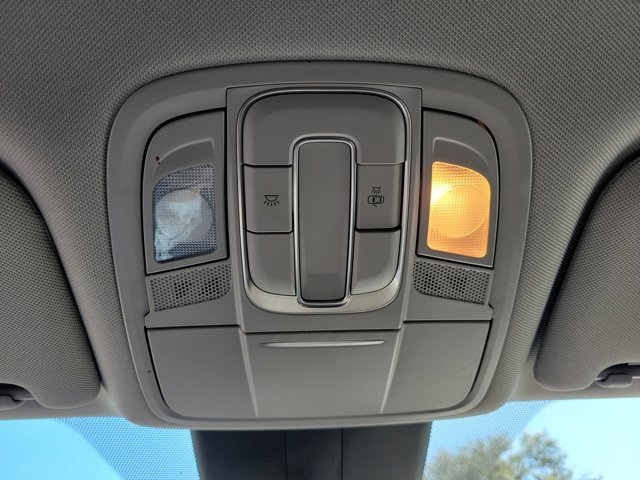 Used 2019 Hyundai Santa Fe SE image 32