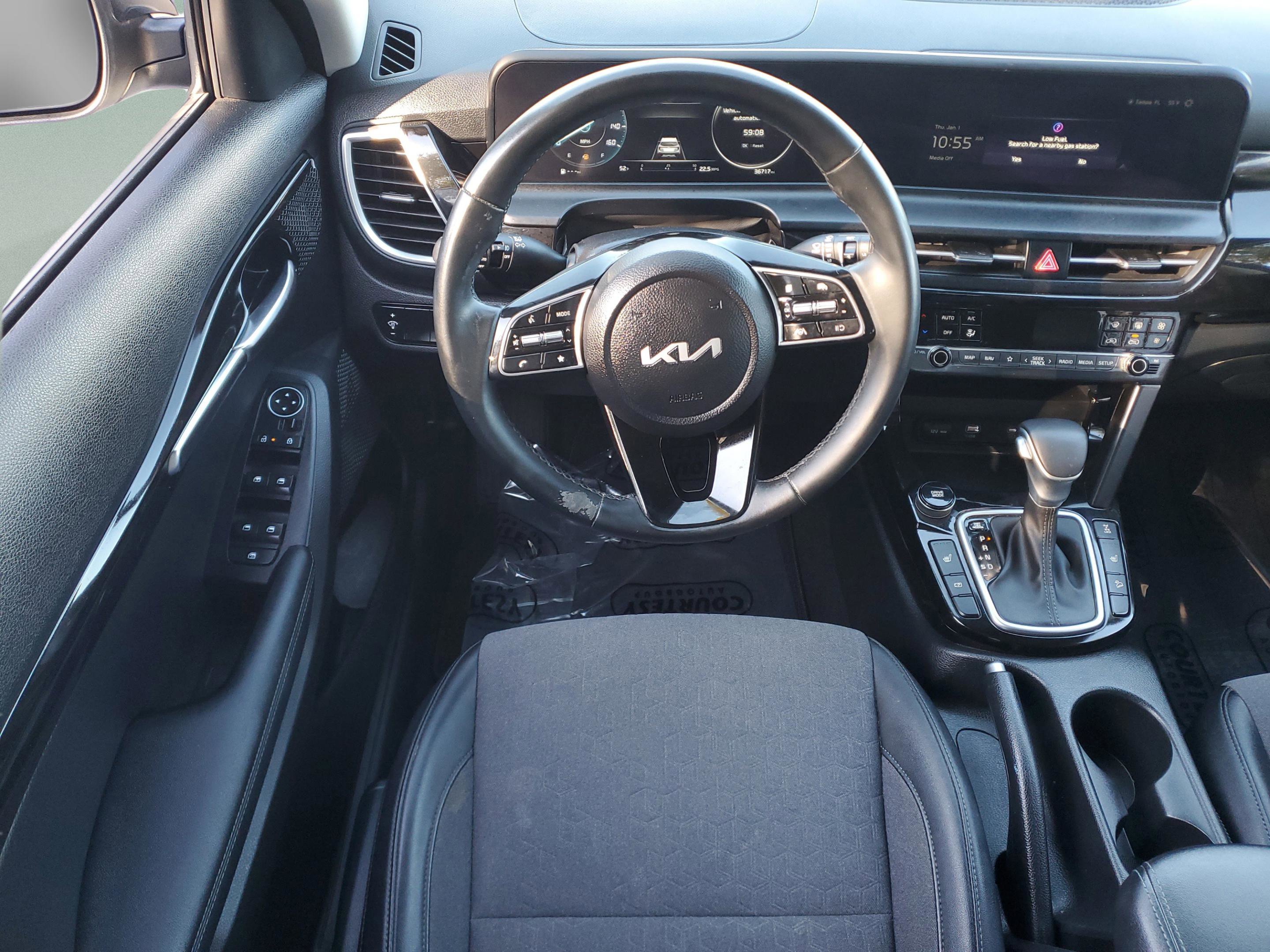 Certified 2024 Kia Seltos X-Line image 14