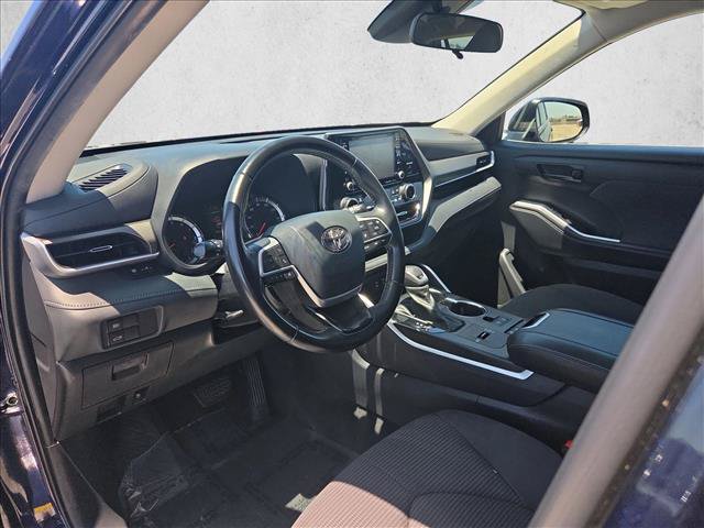 Used 2022 Toyota Highlander LE FWD image 10