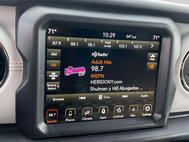 Used 2022 Jeep Wrangler Unlimited Sahara AWD/4WD image 29