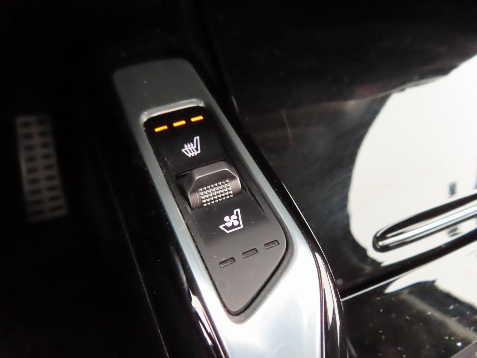 Used 2023 Kia Sorento SX image 25