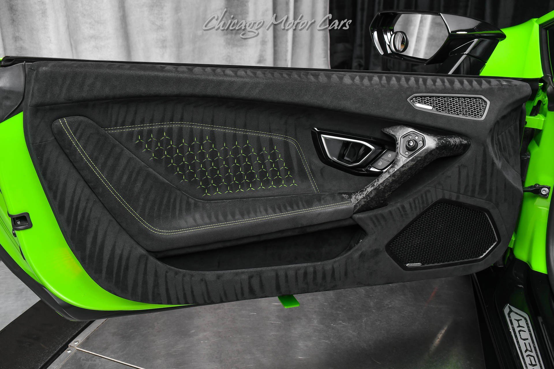Used 2018 Lamborghini Huracan Performante AWD/4WD image 24