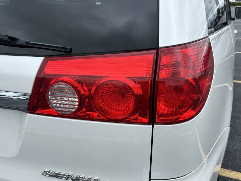 Used 2010 Toyota Sienna XLE Limited AWD/4WD image 18