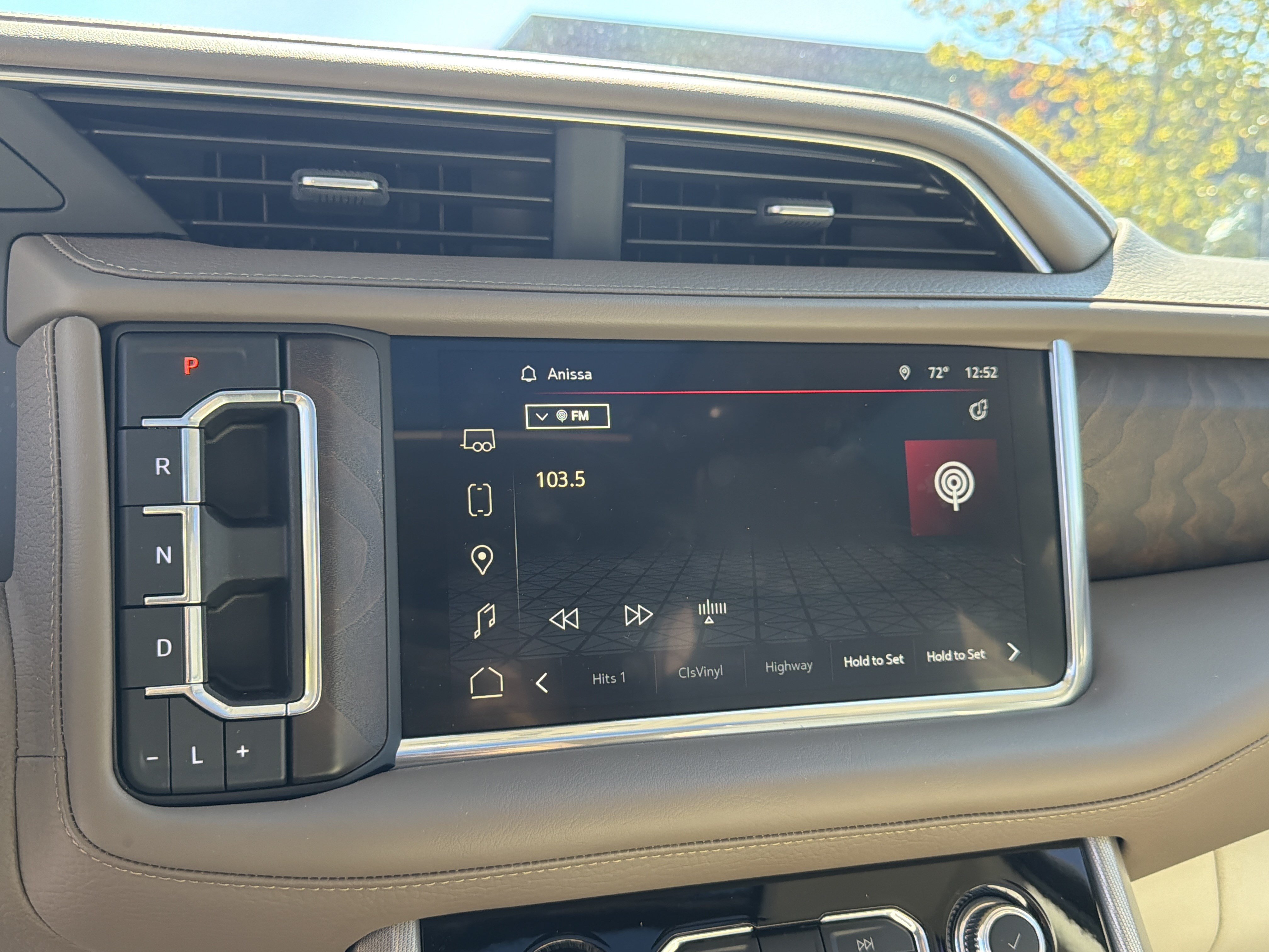 Used 2022 GMC Yukon Denali RWD image 21