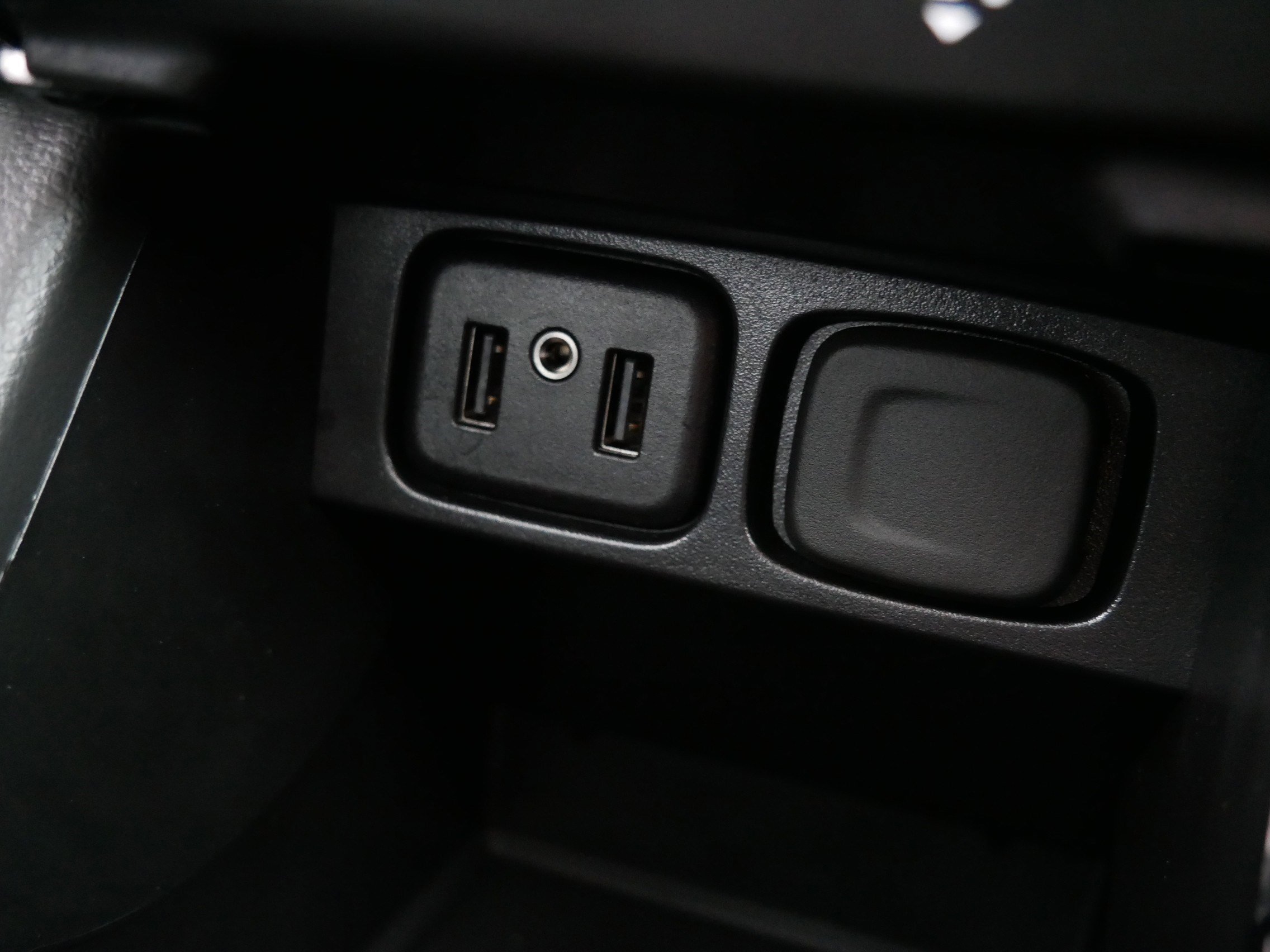 Used 2022 Buick Encore Preferred w/ Safety Package AWD/4WD image 33