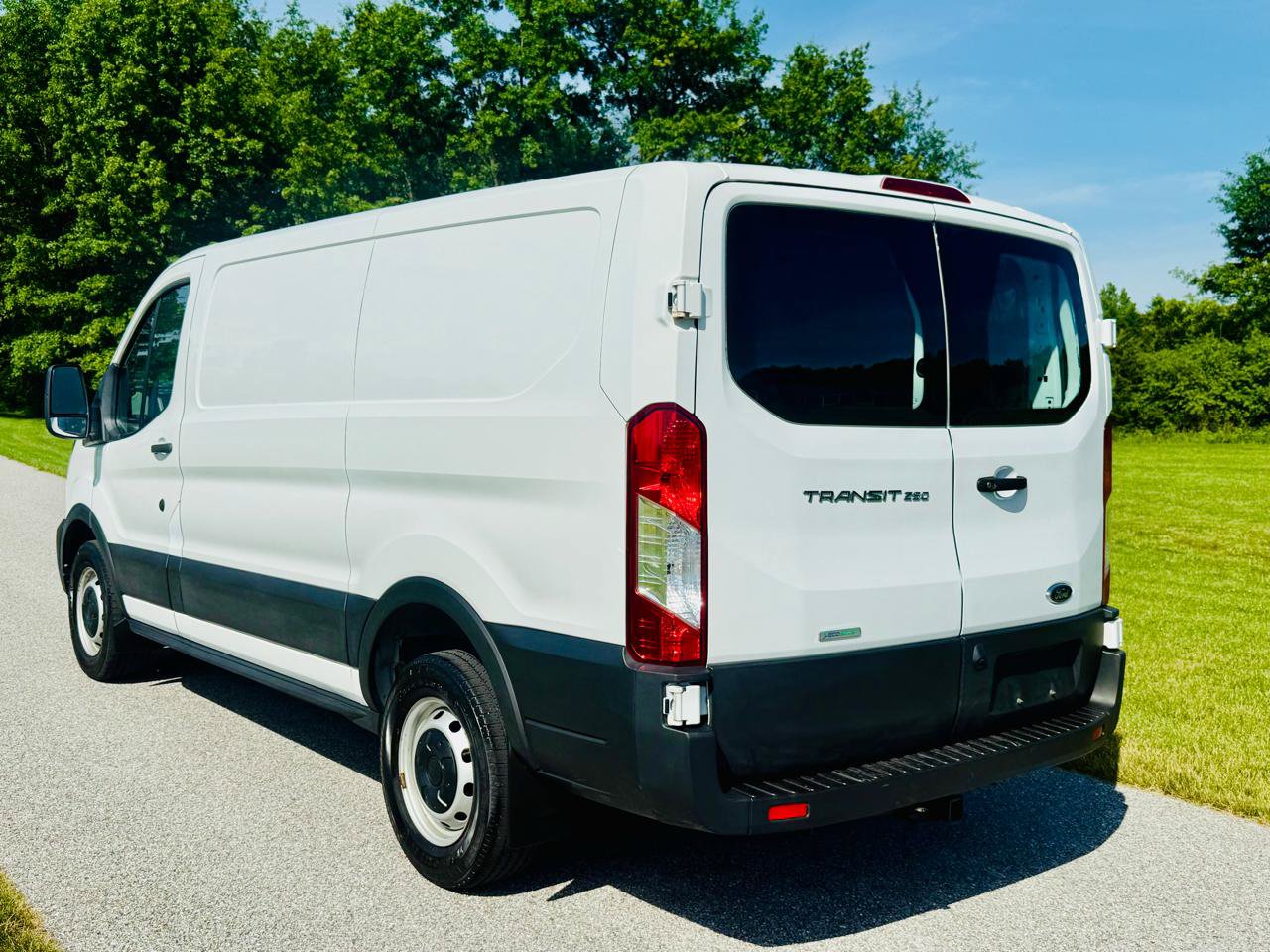 Used 2020 Ford Transit 250 Low Roof RWD image 3