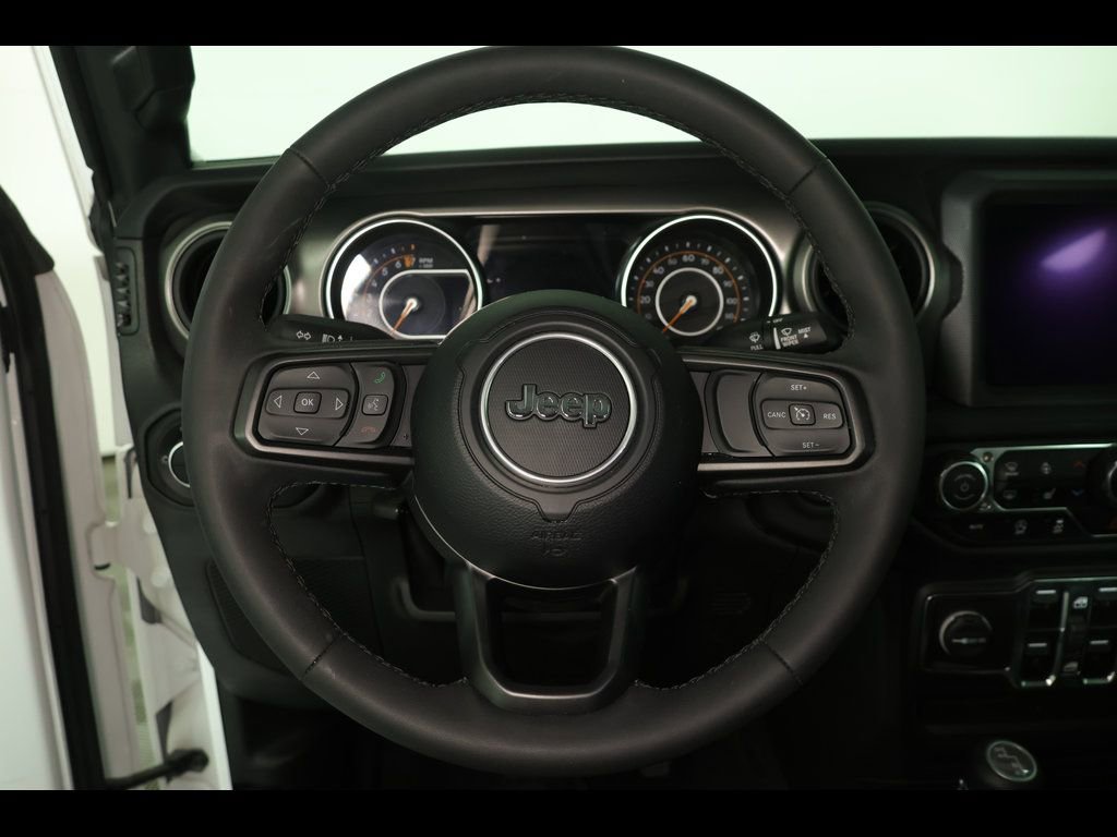 Used 2023 Jeep Gladiator Sport AWD/4WD image 17