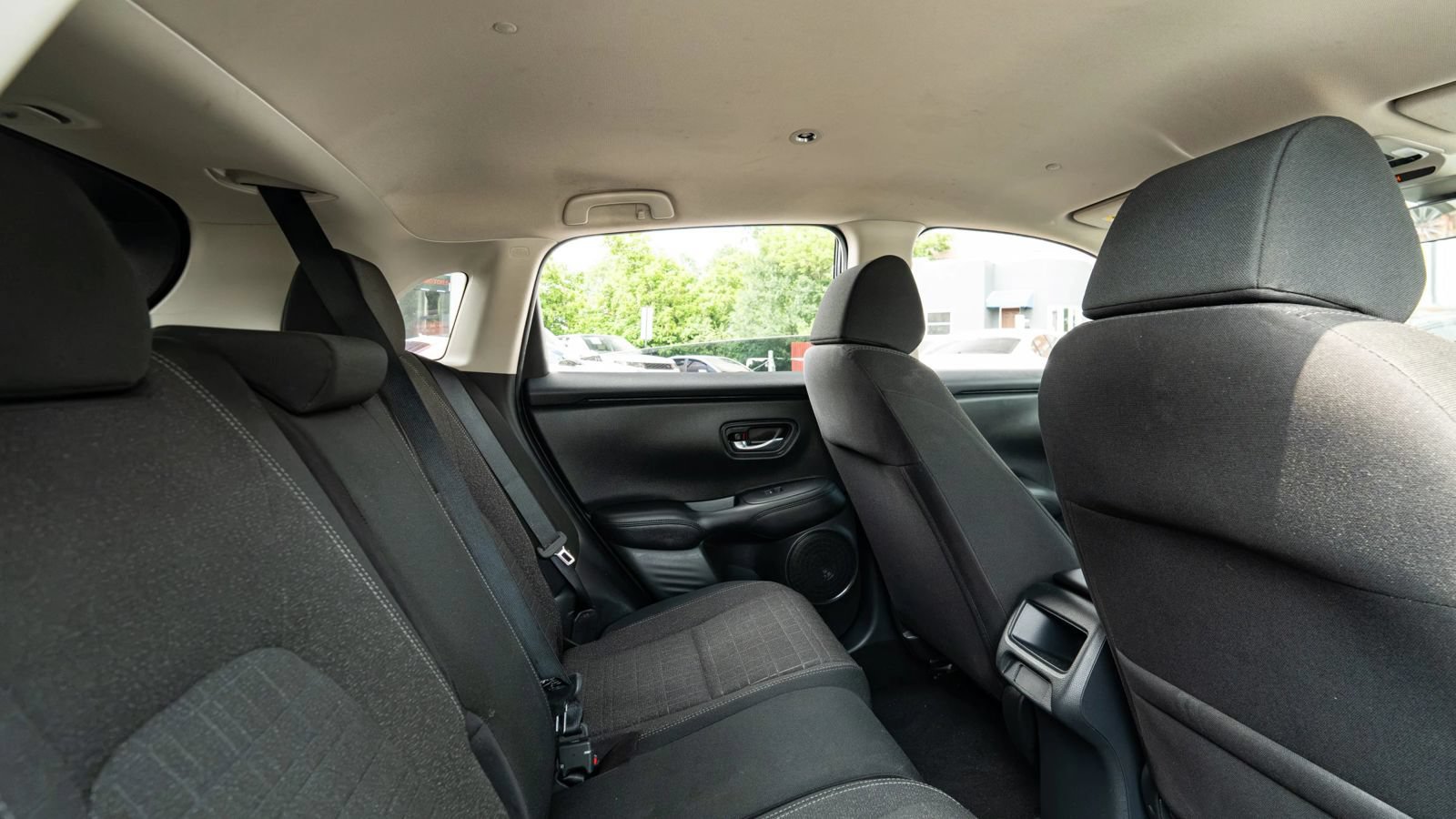 Used 2025 Honda HR-V LX image 15