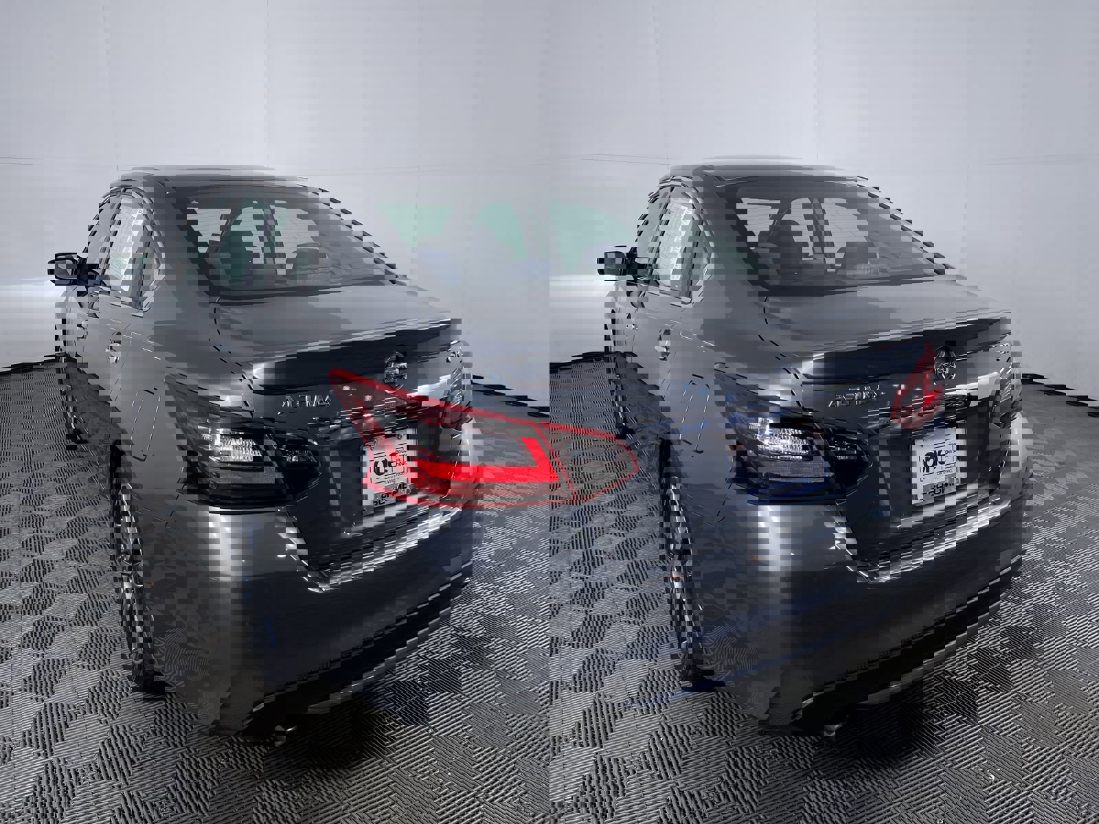 Used 2017 Nissan Altima 2.5 SR w/ LED Appearance Package image 22