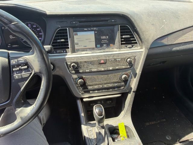 Used 2015 Hyundai Sonata Limited w/ Option Group 06 FWD image 17