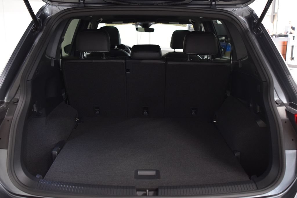 Used 2023 Volkswagen Tiguan SE R-Line AWD/4WD image 23