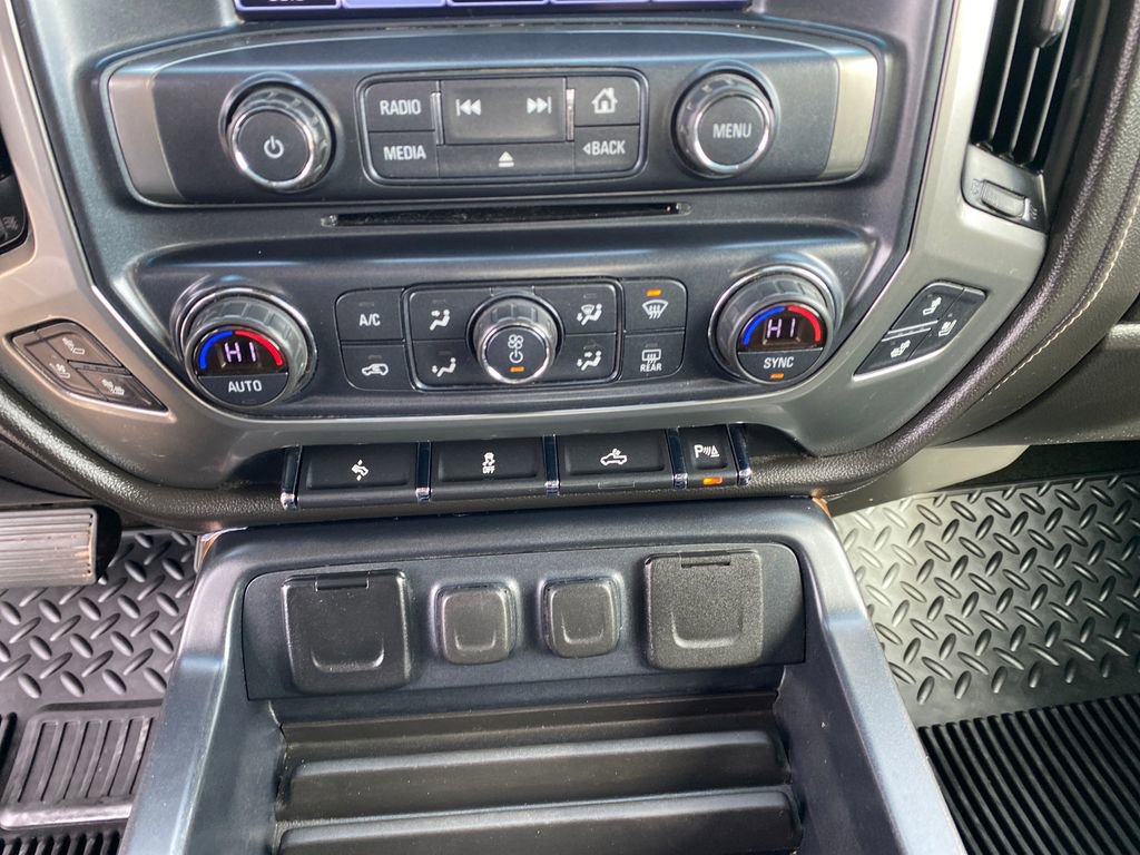 Used 2018 Chevrolet Silverado 1500 LTZ w/ Sport Package AWD/4WD image 38