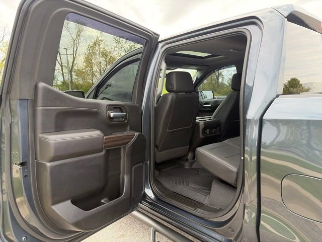 Used 2021 Chevrolet Silverado 1500 LT Trail Boss w/ Convenience Package II AWD/4WD image 16