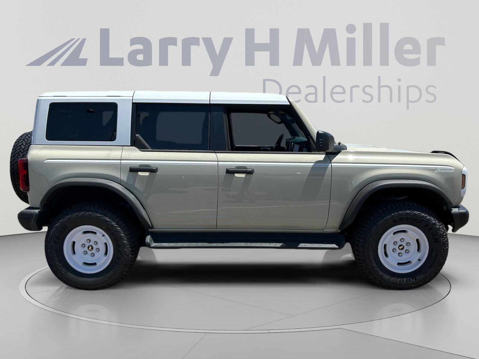 New 2026 Ford Bronco Heritage Edition AWD/4WD image 6