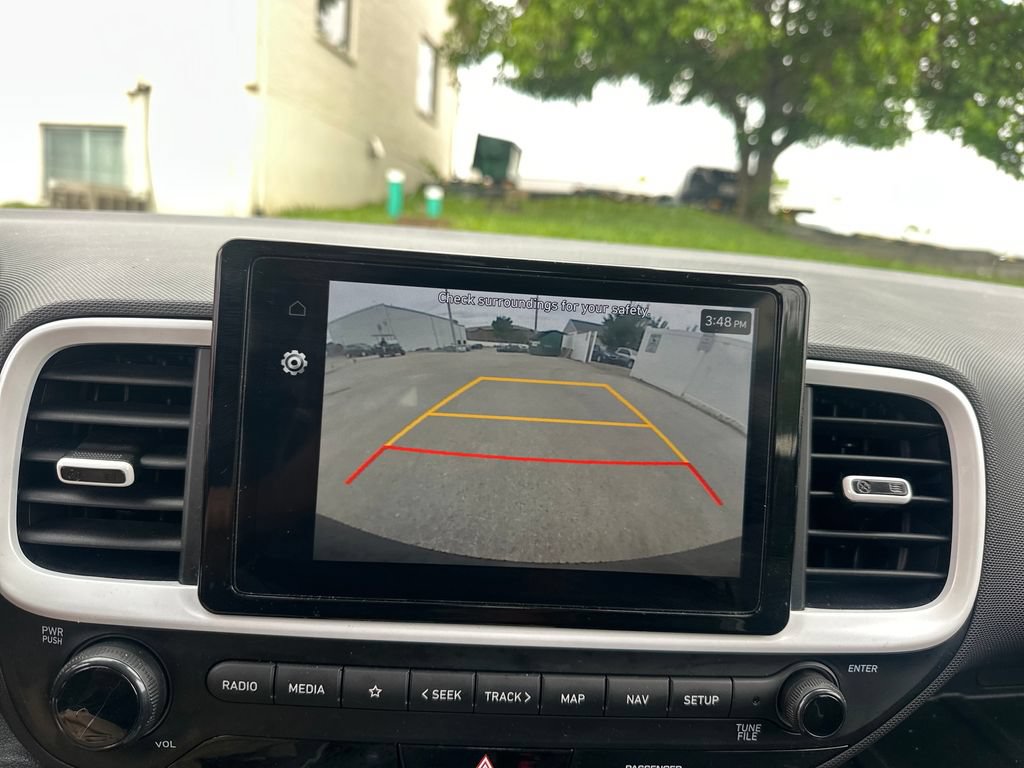 Used 2025 Hyundai Venue Limited FWD image 48