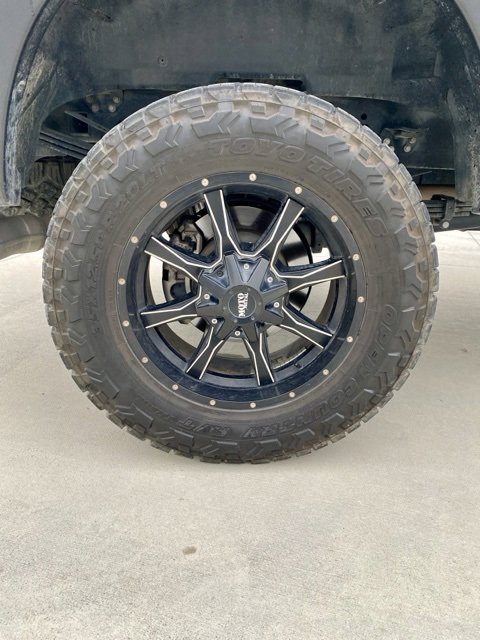 Used 2024 Ford F350 Platinum w/ Tremor Off-Road Package image 9