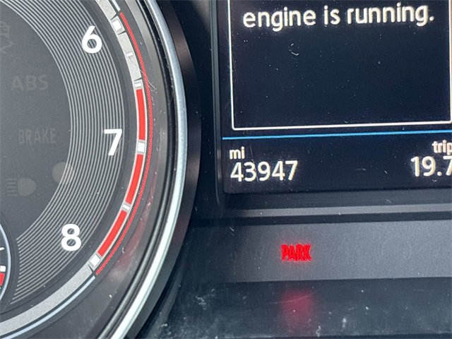 Used 2020 Volkswagen Atlas Cross Sport SE w/ Panoramic Sunroof Package image 31