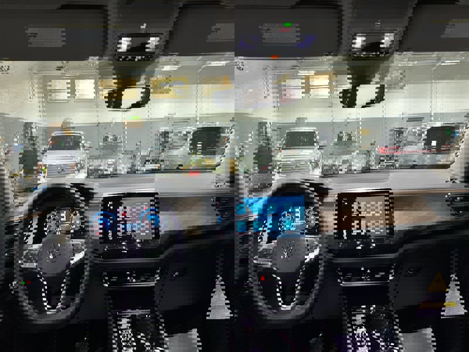 New 2025 Volkswagen Atlas SE image 24